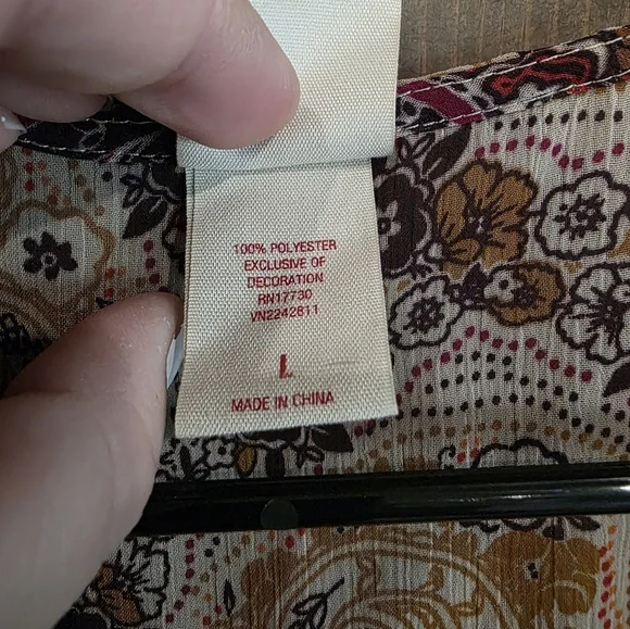 Mossimo Floral Sleevless Pleated Semi Sheer Tank Size Large - Picture 4 of 6